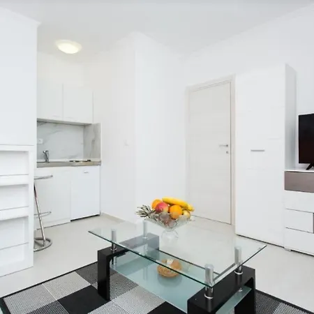 A&a Apartment Split